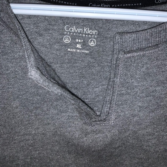 Sweatshirt - Picture 3 of 4